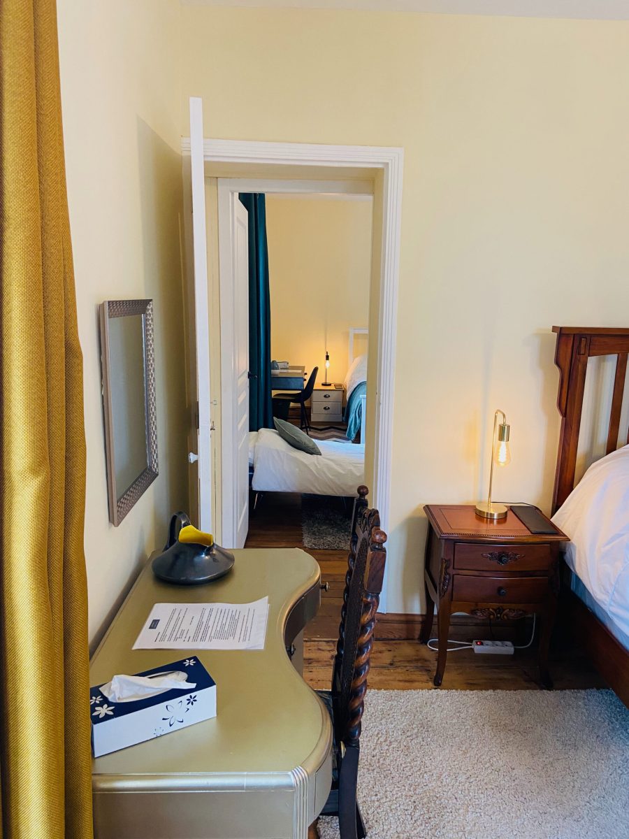 Open interconnecting rooms La Chambre Jaune and La Chambre Verte with an extra bed for a child