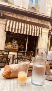 Cafe de Paris and Au Coin Eymet